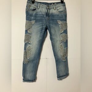 Miss Me Light Blue Woman’s Boyfriend Ankle Cut Jeans Size 28 100% Cotton